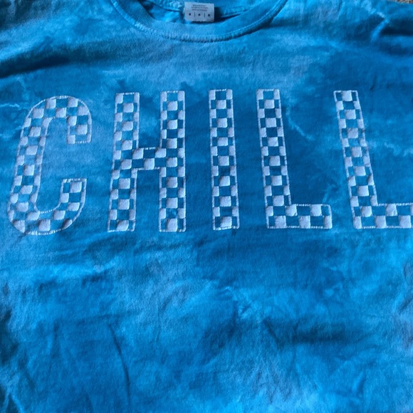 Blue long sleeve shirt with chill on the front - Picture 3 of 4